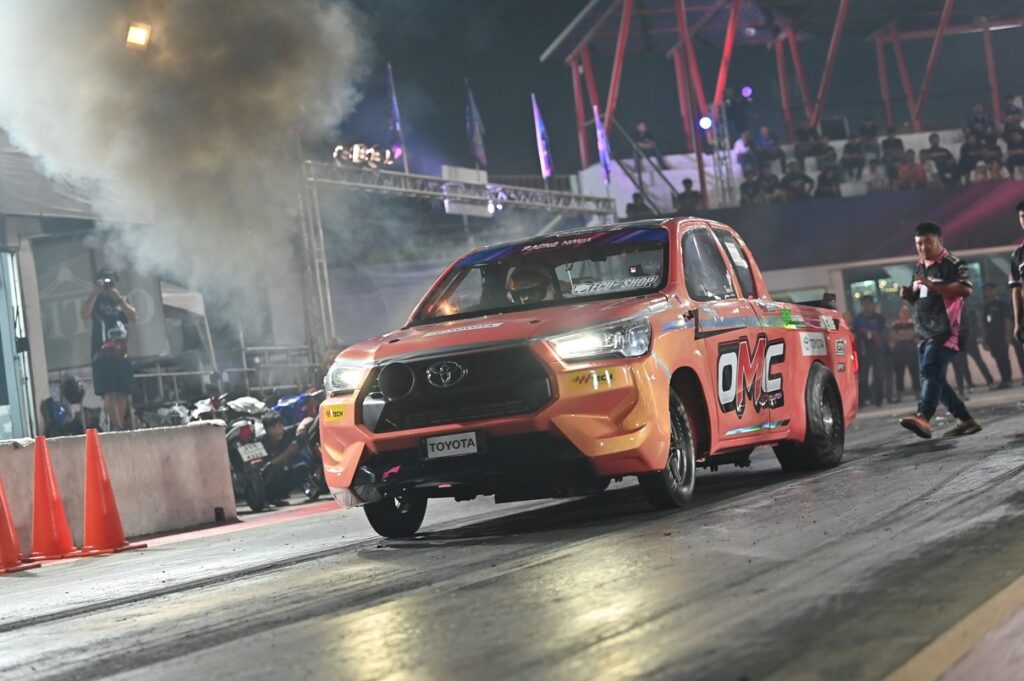 แชมป์ประจำปี-REVO-PRO-1024x681 Toyota มอบรางวัลแชมป์ Drag Racing ในงาน “HILUX REVO RACING MANIA NIGHT OF CHAMPIONS 2025”