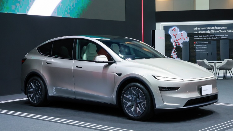 batch_02_Model-Y-L-Premium Tesla Model Y L Premium เปิดตัวครั้งแรกในเอเชียตะวันออกเฉียงใต้ พร้อมสัมผัสในงาน BIMS 2026
