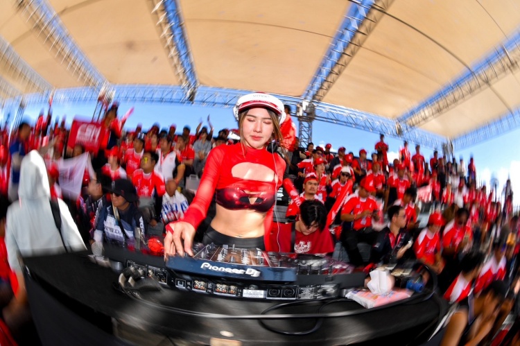 batch_12-Honda-Stand-เชียร์-TuktukGP-ThaiGP2026 4 นักบิดฮอนด้า” ร่วมโมเมนต์สุดฮา “ตุ๊กตุ๊ก จีพี” ถ่ายทอด “ซอฟท์เพาเวอร์ไทย” สู่สายตาชาวโลก