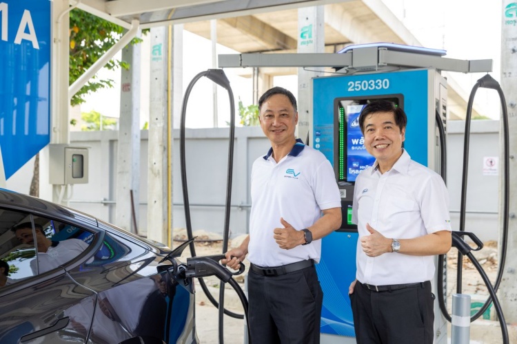 batch_121A4286 EnCo ผนึก OR เปิด EV Station PluZ ณ EnCo Terminal จุดชาร์จกำลังไฟฟ้ารวม 1,300 kW ใจกลางกรุงเทพฯ