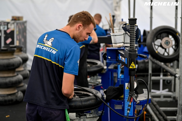 batch_55117576230_b6db9b77b5_o Michelin รับมือความท้าทายในศึกเปิดฤดูกาล MotoGP ณ สนามช้างฯ
