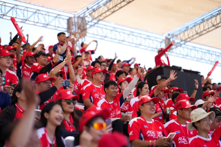 batch_7-Honda-Stand-เชียร์-TuktukGP-ThaiGP2026 4 นักบิดฮอนด้า” ร่วมโมเมนต์สุดฮา “ตุ๊กตุ๊ก จีพี” ถ่ายทอด “ซอฟท์เพาเวอร์ไทย” สู่สายตาชาวโลก