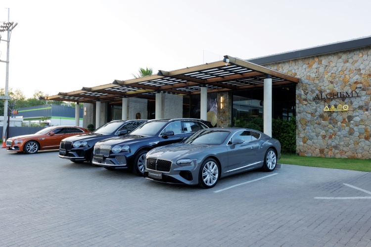 batch_BKK24712-1 Bentley Bangkok ผนึกกำลัง 4 พันธมิตรแบรนด์ชั้นนำ เปิดประสบการณ์เอ็กซ์คลูซีฟลักชูรีแดนใต้กลางเมืองภูเก็ต