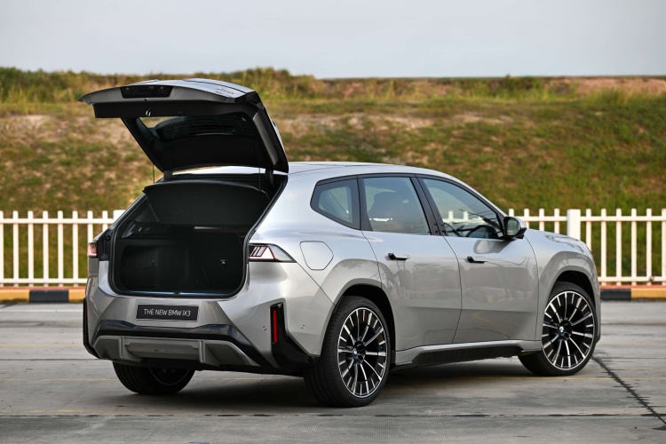 batch_BMW-iX3_Space-Silver-Metallic-20 BMW iX3 50 xDrive M Sport  ยานยนต์ไฟฟ้ารุ่นแรกจากเจเนอเรชั่น “Neue Klasse” มาถึงไทยแล้ว