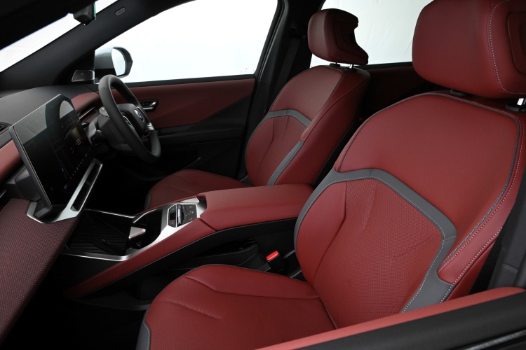 batch_BMW-iX3_Space-Silver-Metallic_Interior-15 BMW iX3 50 xDrive M Sport  ยานยนต์ไฟฟ้ารุ่นแรกจากเจเนอเรชั่น “Neue Klasse” มาถึงไทยแล้ว
