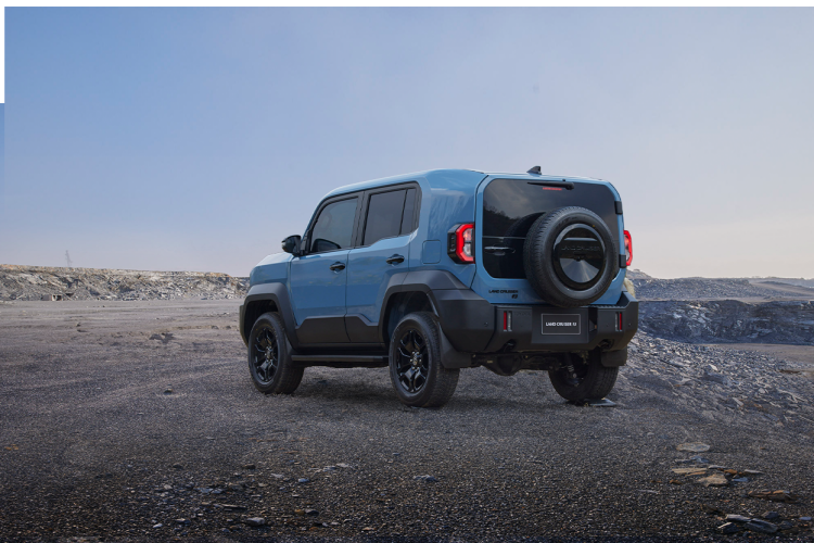 batch_Gemini_Generated_Image_xid76uxid76uxid7-copy All-New Toyota Land Cruiser FJ รถสายลุยโฉมใหม่ ยกระดับนวัตกรรมสายลุย ผลิตจากโรงงานไทย