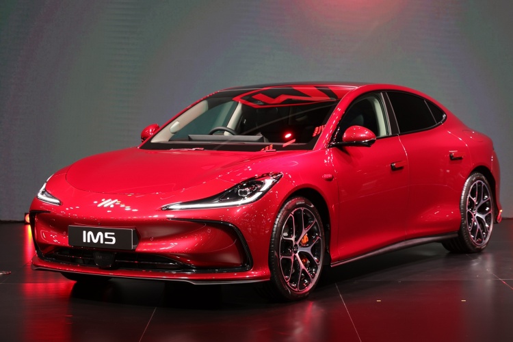 batch_MG-IM5 MG เผยยอดจองครึ่งงานมอเตอร์โชว์ กว่า 5,000 คัน พร้อมทยอยส่งมอบรถให้กับลูกค้าในเดือนเมษายน