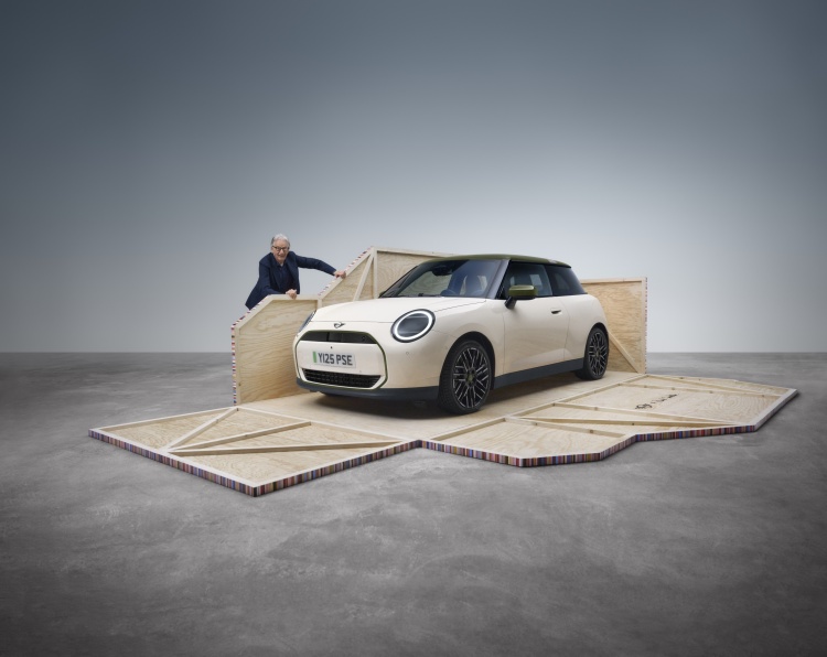 batch_MINI-x-Paul-Smith-2 Mini Cooper Paul Smith Edition ผสานสองตำนานแห่งดีไซน์สัญชาติอังกฤษให้แฟน ๆ ชาวไทยได้เป็นเจ้าของ