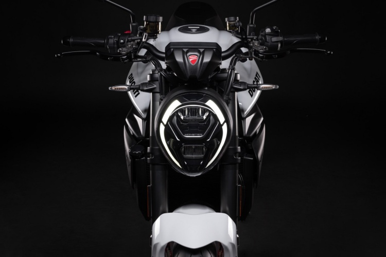batch_New-Monster_09 Ducati ฉลอง 100 ปี ยกทัพครบทุก Model Range เปิดตัว New Monster+ พร้อมแคมเปญ “Limitless Ride” ใน BIMS 2026
