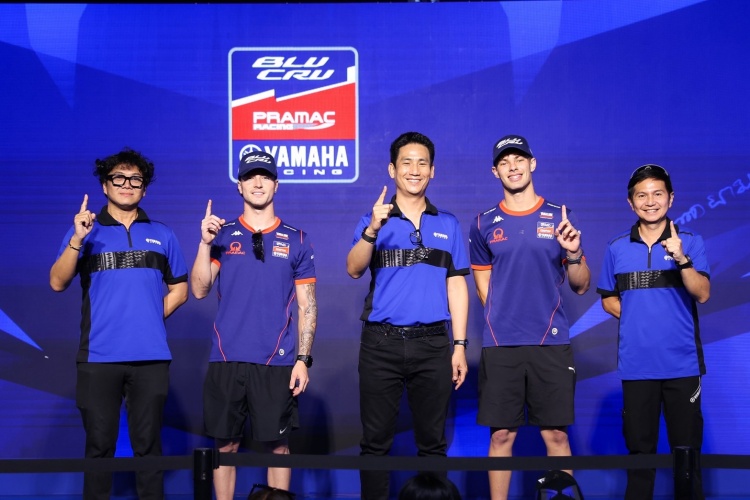 batch_S__596451348 ยามาฮ่าจัดกระทบไหล่ 2 นักบิด Moto2 จากทีม BLU CRU PRAMAC YAMAHA พร้อมแจกของสุดพิเศษ