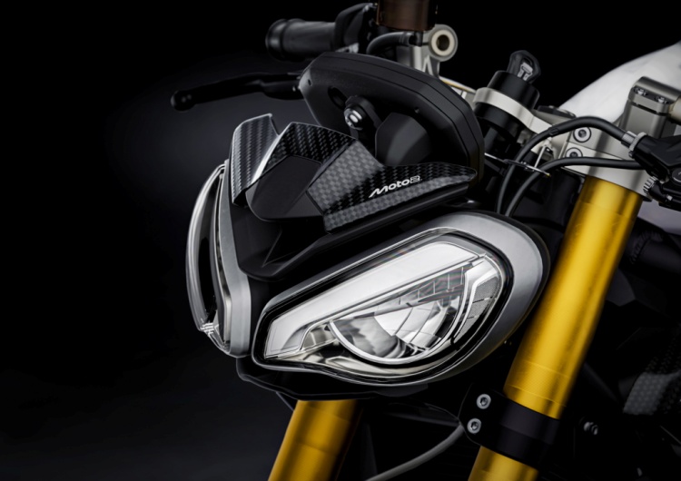 batch_StreetTriple_Moto2_MY26_TwinHeadlight_Landscape Triumph Street Triple Moto2 Edition ที่สุดแห่ง DNA จากสนามแข่งสู่ถนนจริง ที่ทำให้คำว่า “ลิมิเต็ด” มีความหมายมากกว่าเดิม