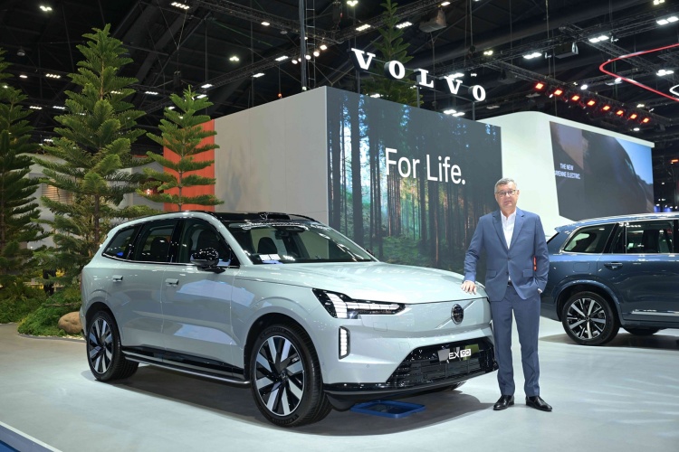 batch_Volvo-Scandinavian-Summer-House-at-Motor-Show-2026-4 Volvo เปิดตัวข้อเสนอประกันภัยชั้น 1 นาน 5 ปี สำหรับ Volvo EX90 ในงาน BIMS 2026