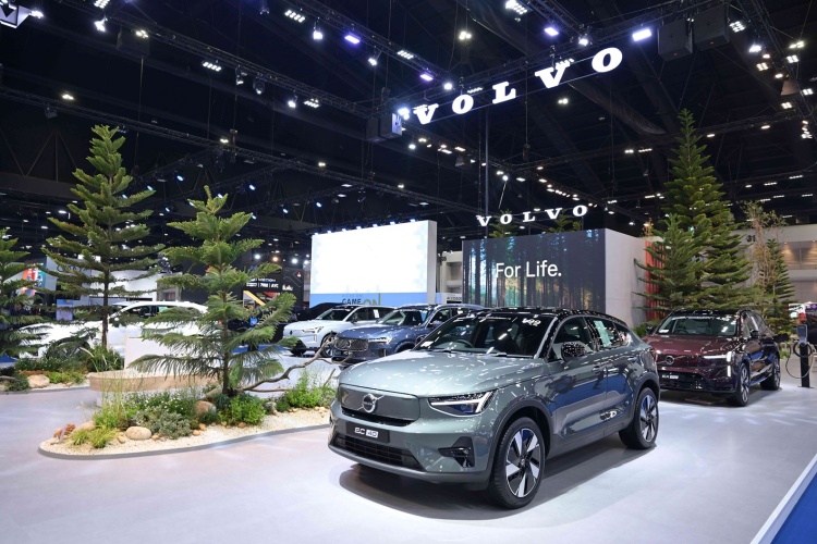batch_Volvo-Scandinavian-Summer-House-at-Motor-Show-2026-6 Volvo เปิดตัวข้อเสนอประกันภัยชั้น 1 นาน 5 ปี สำหรับ Volvo EX90 ในงาน BIMS 2026