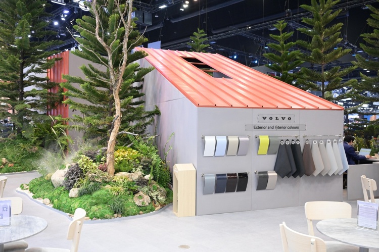 batch_Volvo-Scandinavian-Summer-House-at-Motor-Show-2026-7 Volvo เปิดตัวข้อเสนอประกันภัยชั้น 1 นาน 5 ปี สำหรับ Volvo EX90 ในงาน BIMS 2026