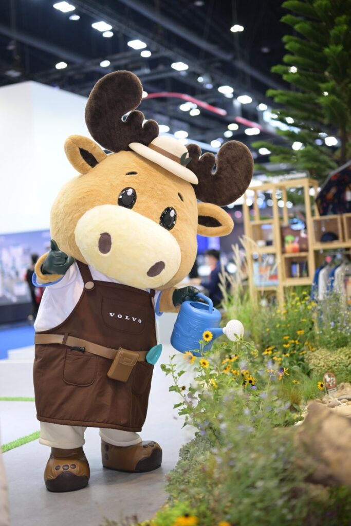 batch_Volvo-Scandinavian-Summer-House-at-Motor-Show-2026-8-683x1024 Volvo เปิดตัวข้อเสนอประกันภัยชั้น 1 นาน 5 ปี สำหรับ Volvo EX90 ในงาน BIMS 2026