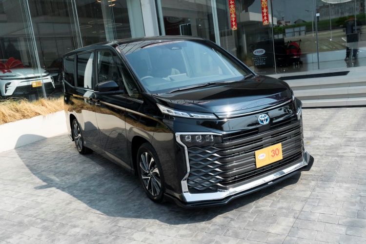 batch_Voxy-Black-Pearl-Edition-by-ETON-GROUP-1 ETON GROUP ขนขบวนรถ MPV นำเข้าสุดหรู อัดแคมเปญแน่นลุยงาน BIMS 2026