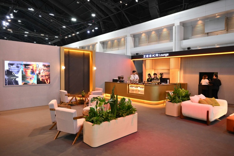 batch_ZEEKR-Lounge-1 ZEEKR 9X SUV เปิดบทใหม่ของยนตรกรรมไฟฟ้าลักชูรีที่ไม่ควรพลาดในงาน BIMS 2026