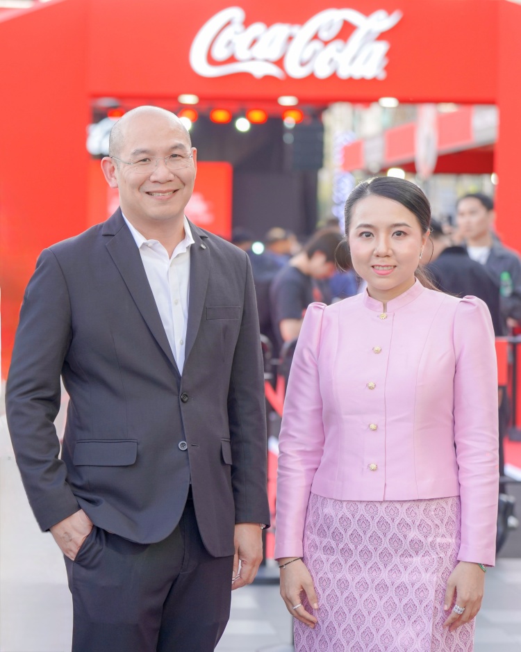 batch_hyundai-and-cocacola-2026 Hyundai - Coca Cola ส่งรถรุ่นพิเศษต้อนรับศึกบอลโลก 2026 The new STARGAZER สีแดงซ่าส์