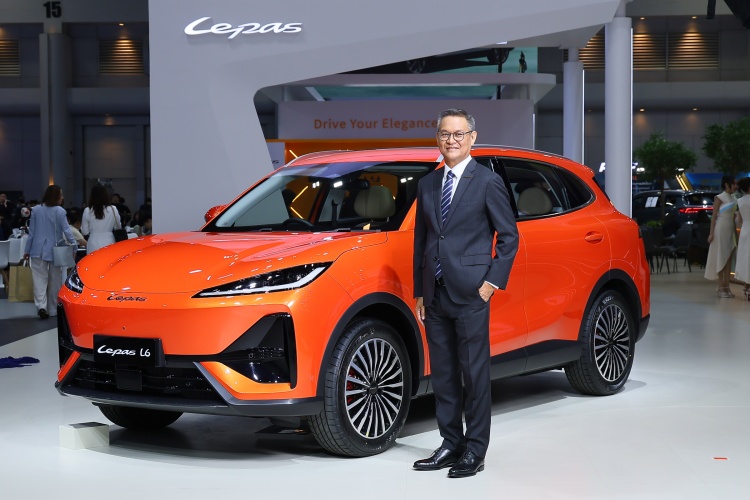 batch_คุณจิตติศักดิ์-วงษ์ศิริ-ผู้อำนวยการฝ่ายงานขาย-และพัฒนาเครือข่ายผู้จำหน่าย- LEPAS เปิดตัวในไทยครั้งแรก ชูเอสยูวีไฟฟ้าพรีเมียม ตอบโจทย์ไลฟ์สไตล์สายเทค