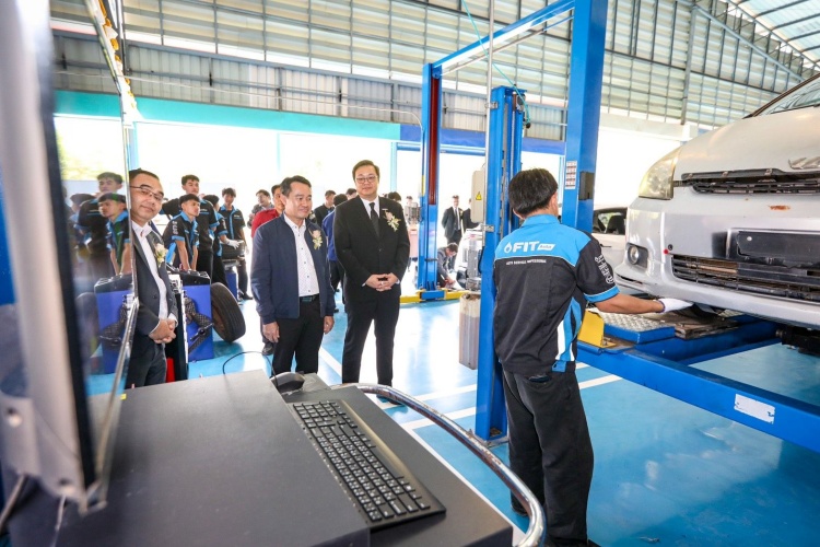 batch_รูปเยี่ยมชม FIT Auto ส่งมอบเครื่องมือช่างและปรับปรุงอาคารเรียน ให้วิทยาลัยเทคนิคสว่างแดนดิน จ.สกลนคร
