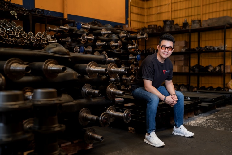 batch_004-_Khun-Vee-HorYai เปิดสูตรทางรอด SME ยุคใหม่ เมื่อ “ช่างยนต์” ไม่ใช่แค่คนหลังร้าน แต่คือ "คอนเทนต์ ครีเอเตอร์ ผู้รันวงการขาย"
