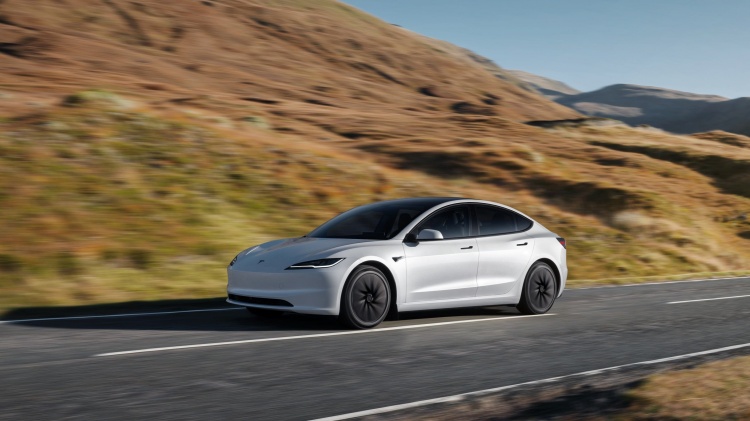 batch_04_Model3_Low-Res Tesla Experience Center เปิดตัวแห่งใหม่ ณ เซ็นทรัล พระราม 9 พร้อมปรับราคา Model Y เป็นเจ้าของได้ง่ายยิ่งขึ้น