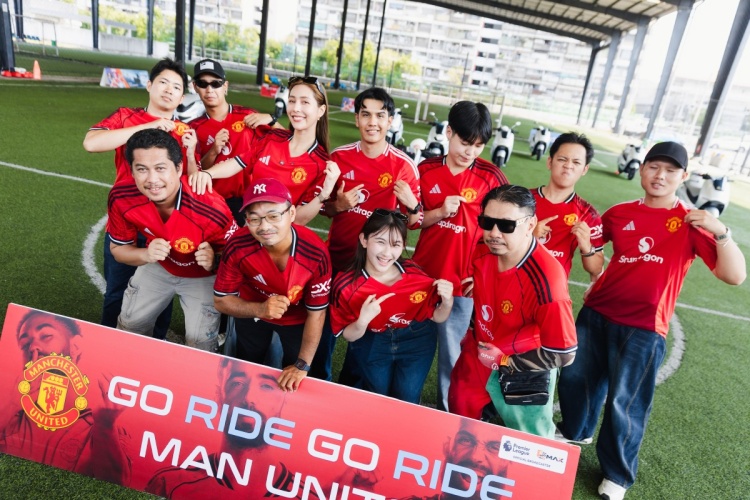batch_05-Thai-Honda-ก้าวแรกของตัวจริงชิงแดงเดือด-UC3-Activity รถจักรยานยนต์ฮอนด้า ปลุกสีสันก่อนศึกแดงเดือด พาแฟนผี-เด็กหงส์ขี่ New Honda UC3 ทำภารกิจวอร์มศึกกลางกรุงฯ