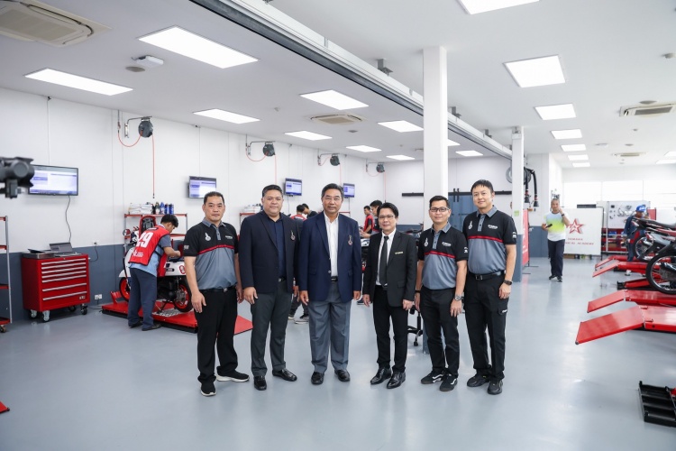 batch_06-ไทยยามาฮ่ามอเตอร์-จัดแข่งขันทักษะวิชาชี YAMAHA จัดแข่งขันทักษะวิชาชีพช่างยนต์สาขารถจักรยานยนต์ ชิงถ้วยพระราชทานฯ