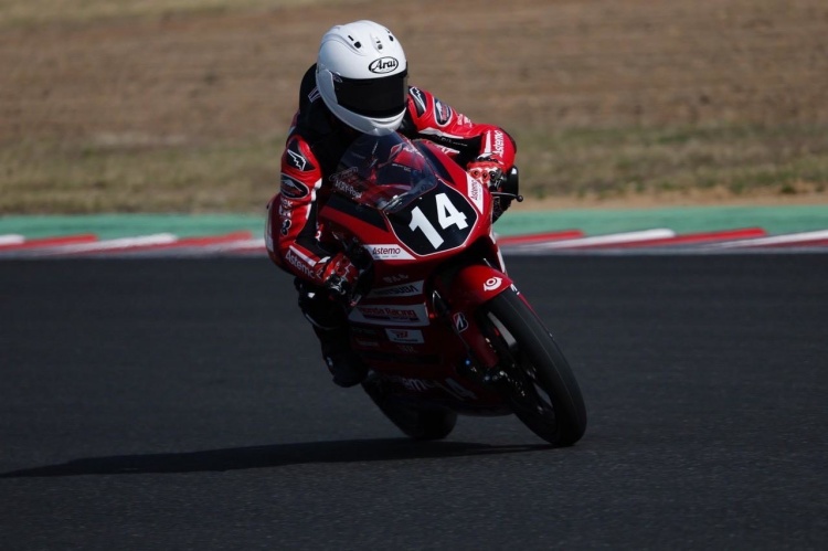 batch_1-All-japan-Road-Race-Championship ไบร์ท-เตชินท์” ฟอร์มเดือด! คว้าท็อป 2 รอบคัดเลือกศึก All Japan 2026 ซูโกะ ราวด์ “มะมาย-ปองคุณ” แรงไม่แพ้กันคว้าท็อป 8