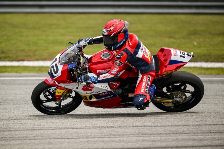 batch_3-ARRC-Fer-250cc ดาวรุ่ง “เฟอร์ – ปัญจรุจน์” ดวลมือท็อปเอเชียถึงโค้งสุดท้ายคว้าท็อป 4 เรซที่ 2 คลาส AP250 ที่เซปัง