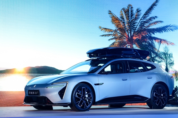 batch_4-2 New AVATR 06T สปอร์ตซีดานสุดพรีเมียม ชูสมรรถนะและความปลอดภัย ในงาน Auto China 2026