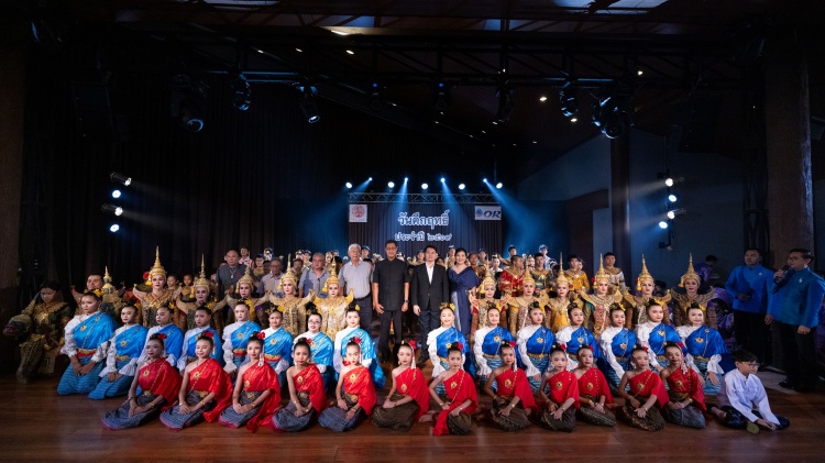 batch_5264 OR ร่วม สนับสนุนมูลนิธิคึกฤทธิ์ 80ฯ ปั้นเยาวชนสืบสานศิลปวัฒนธรรม