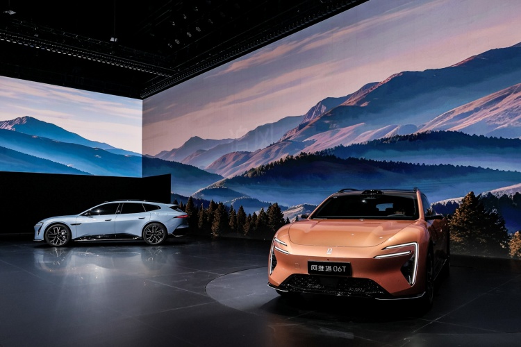 batch_AVATR-Beijing-27 New AVATR 06T สปอร์ตซีดานสุดพรีเมียม ชูสมรรถนะและความปลอดภัย ในงาน Auto China 2026