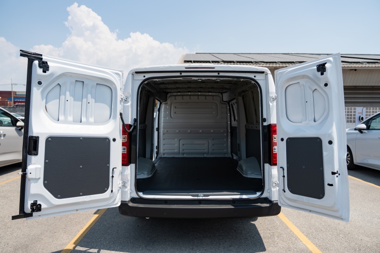 batch_DSC01083 WULING Porta EV รถตู้บรรทุกไฟฟ้าอัจฉริยะที่ยกระดับการขนส่งที่สะดวก ประหยัด คุ้มค่า