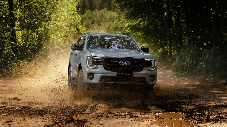 batch_Everest-Sport-4x4-1 เจาะลึกเบื้องหลังวิศวกรรม Ford Everest ที่ผสานความแกร่งกับความสะดวกสบายสำหรับทุกคนในครอบครัว