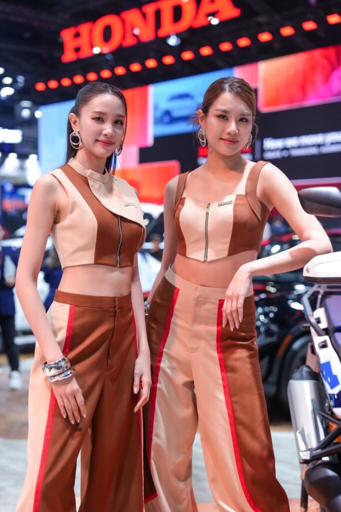 batch_Honda-Motor-Show-Best-Costume-2026_05-683x1024 Honda คว้า Best Costume Design Award จากงาน BIMS 2026 ชูดีไซน์ที่สะท้อนไลฟ์สไตล์ที่หลากหลาย
