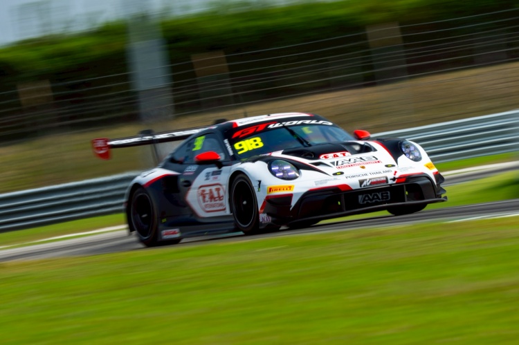 batch_LINE_ALBUM_GTWCA-R1-Sepang_260406_74 ศึกซูเปอร์คาร์ GT World Challenge Asia สนามเซปังระอุ! “วุฒิกร & บูส” สู้สุดใจ เก็บแต้มเปิดซีซั่น 2026