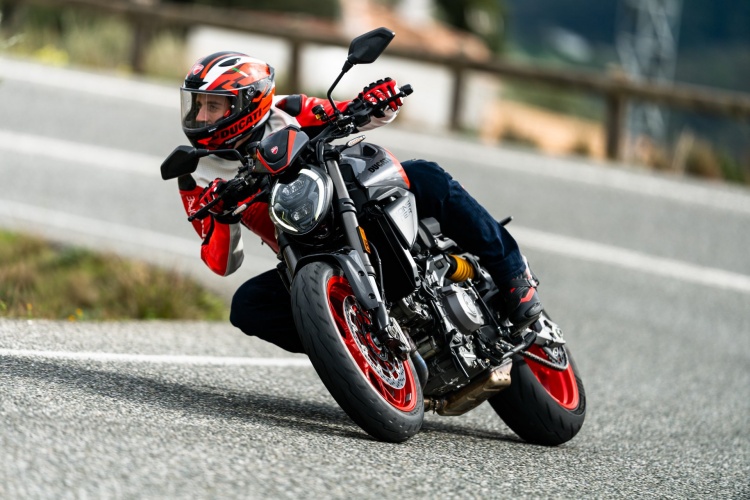 batch_New-Ducati-Monster-14 The New Ducati Monster ต้นแบบของตำนาน ที่สะท้อนตัวตนอย่างมีเอกลักษณ์