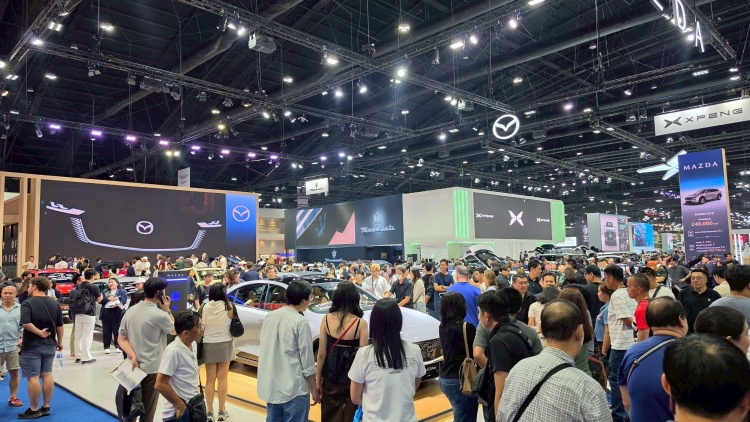 batch_Photo-02 Mazda กวาดยอดจองถล่มทลายเกือบ 4,900 คัน ในงาน BIMS 2026