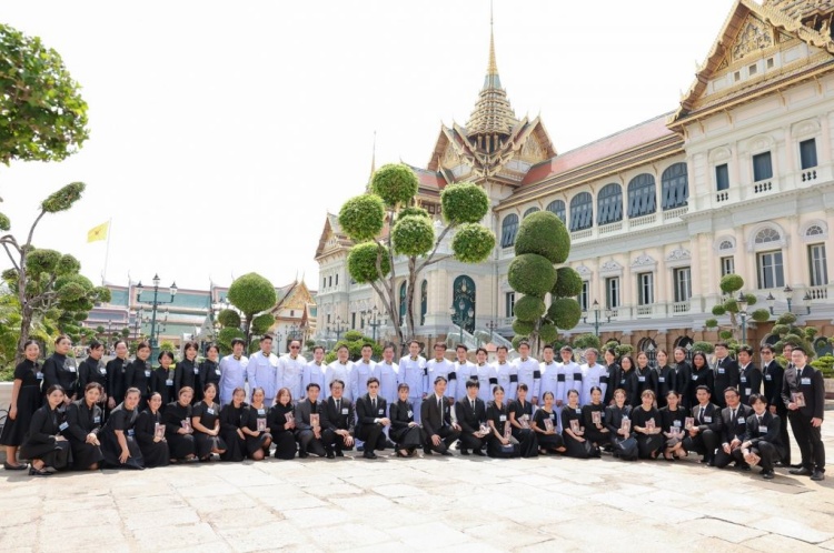 batch_Photo-5 มาสด้า เซลส์ ประเทศไทย ร่วมเป็นเจ้าภาพบำเพ็ญกุศลและวางพวงมาลาถวายสักการะ พระบรมศพสมเด็จพระนางเจ้าสิริกิติ์ พระบรมราชินีนาถ พระบรมราชชนนีพันปีหลวง