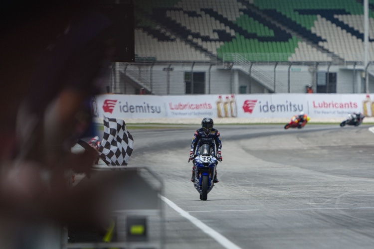 batch_S__602562571 “ยามาฮ่า ไทยแลนด์ เรซซิ่ง ทีม” ระเบิดฟอร์มเก็บ 2 ชัยชนะ 3 โพเดียม ศึก ARRC สนามแรก เซปังฯ