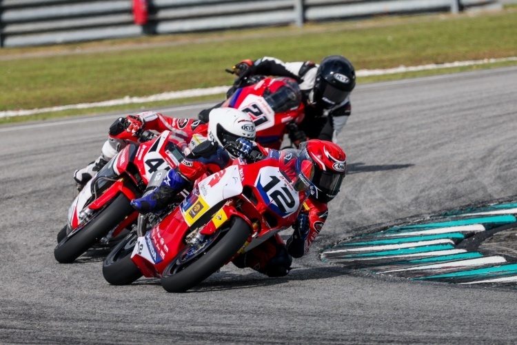 batch_batch_R1-Race1-AP250-03 ดาวรุ่งไทย “เฟอร์-ปัญจรุจน์” แจ้งเกิด! ไล่แซงจากกริด 11 คว้าท็อป 4 คลาส AP250 ที่ ARRC 2026 @เซปัง