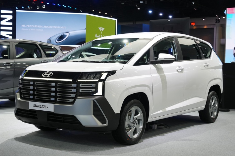 batch_รูปภาพ_Hyundai-new-STARGAZER_4 เจาะลึกฟังก์ชั่น Hyundai new STARGAZER ที่จะเป็นรถอเนกประสงค์ที่ตอบโจทย์คุณในทุกด้าน