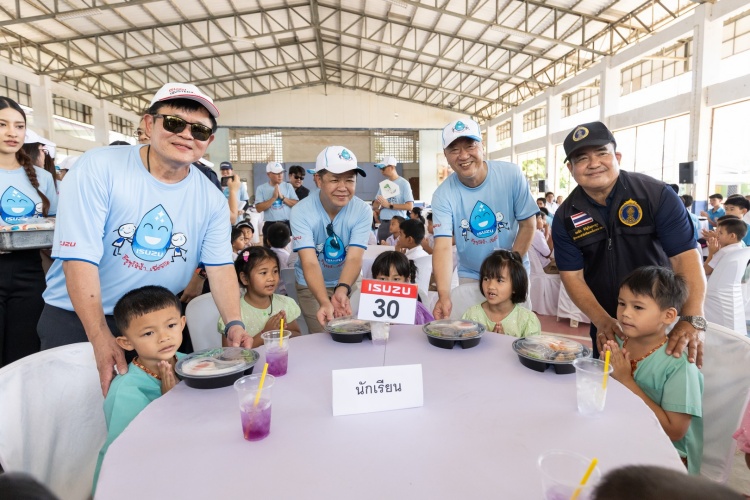 batch_อีซูซุให้น้ำ.เพื่อชีวิต-จ.-พิจิตร-20 อีซูซุเดินหน้าสานต่อโครงการ “อีซูซุให้น้ำ...เพื่อชีวิต” แห่งที่ 46 แก่โรงเรียนชุมชนบ้านทุ่งน้อย “พิพัฒน์โสภณวิทยา”