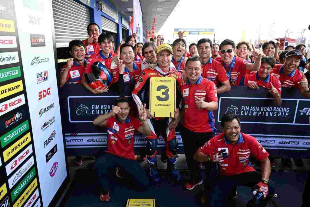 3-ARRC-สนาม-2-บุรีรัมย์-1024x683 “ฮอนด้า เรซซิ่ง ไทยแลนด์” สร้างผลงานกระหึ่มโฮมเรซ คว้าวินเนอร์-กวาด 5 โพเดียม จาก 3 รุ่นท็อปศึก ARRC 2026