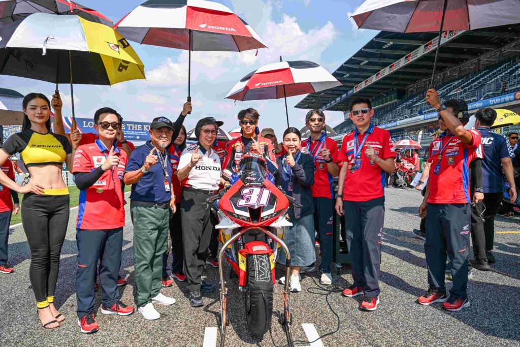 4-ARRC-สนาม-2-บุรีรัมย์-1024x683 “ฮอนด้า เรซซิ่ง ไทยแลนด์” สร้างผลงานกระหึ่มโฮมเรซ คว้าวินเนอร์-กวาด 5 โพเดียม จาก 3 รุ่นท็อปศึก ARRC 2026
