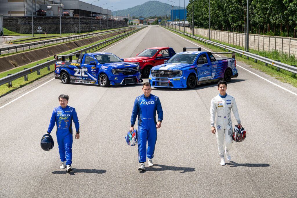 Ford-Onroad-Racing-Lineup-for-Thailand-Super-Series-2026-2-1024x683 ฟอร์ดเปิดตัวไลน์อัพทีมแข่ง ส่งฟอร์ด เรนเจอร์ เครื่องยนต์ วี 6 3 คัน ลุย TSS 2569 พร้อม 2 นักแข่งมืออาชีพหน้าใหม่เสริมทัพ