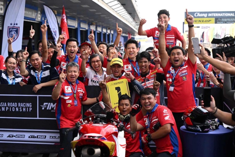 batch_2-ARRC-SS600 แรงทะลุลองแล็ป! “มิกซ์-ธนัช” บิด Honda CBR600RR ฝ่าลองแล็ป ไล่แซงเดือดทะยานคว้าวินเนอร์