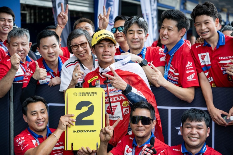 batch_2.SS600 ARRC 2026 สนามช้าง เรซแรกเดือดทุกคลาส! อดีตนักบิดโมโตจีพี ซิวแชมป์รุ่นใหญ่ “มิกซ์-ตี-เฟอร์” นำธงชาติไทยผงาดโพเดียม
