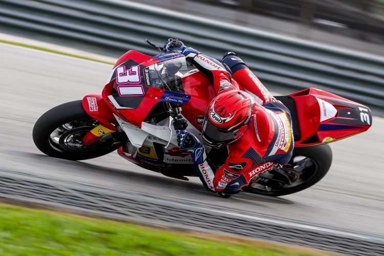 batch_3-pre-Arrc “ฮอนด้า เรซซิ่ง ไทยแลนด์” ส่งทัพ Honda CBR Series ล่าโพเดียมโฮมเรซ 3 รุ่นท็อป ศึก ARRC สนาม 2 บุรีรัมย์